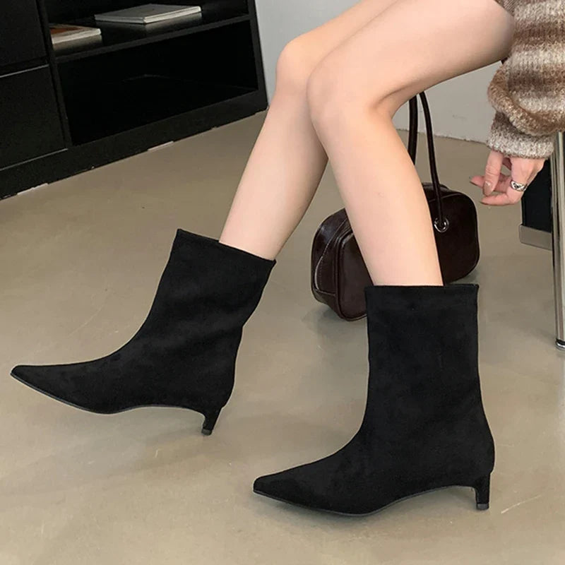 BOTAS VIVIENNE DE PUNTA AFILADA